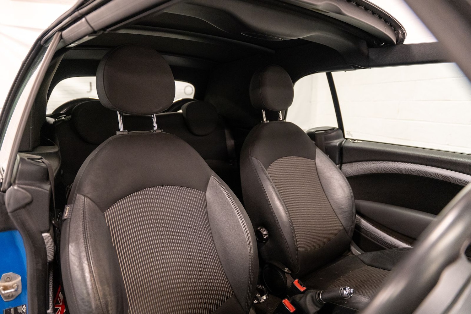 Used MINI Convertible 2010 for sale - 76635914: Photo 21