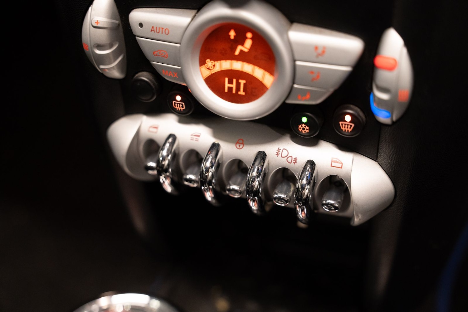 Used MINI Convertible 2010 for sale - 76635914: Photo 33