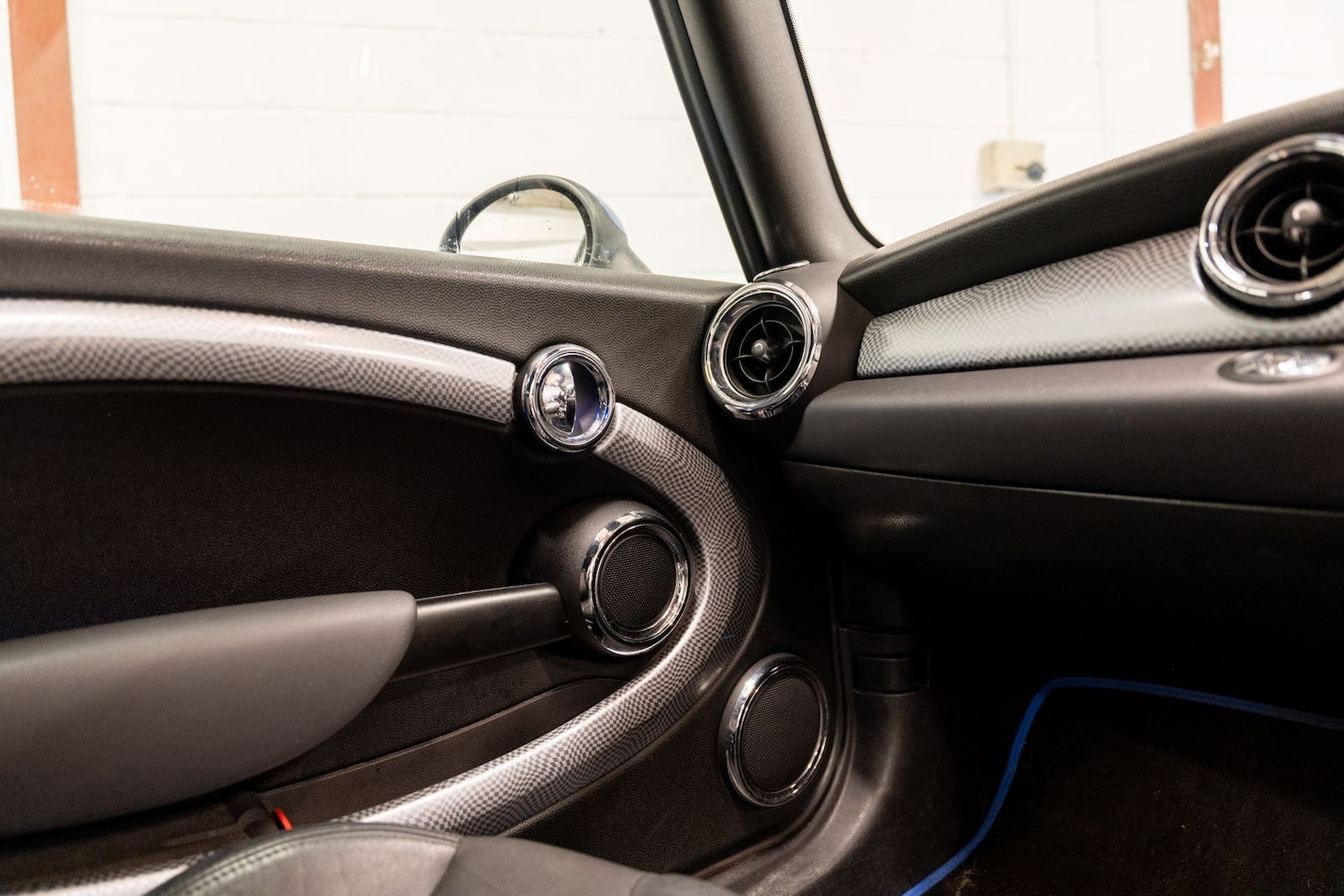 Used MINI Convertible 2010 for sale - 76635914: Photo 36