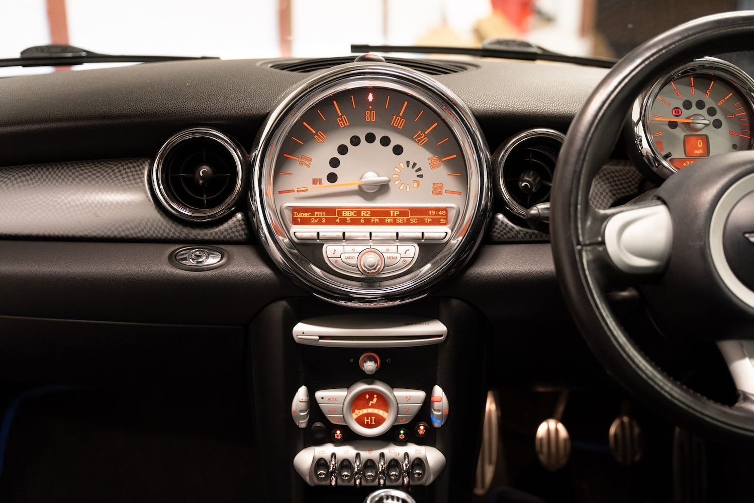 Used MINI Convertible 2010 for sale - 76635914: Photo 40