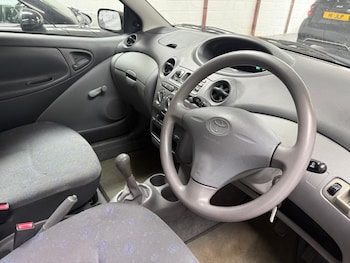 Used Toyota Yaris 2001 for sale - 75919524: Photo