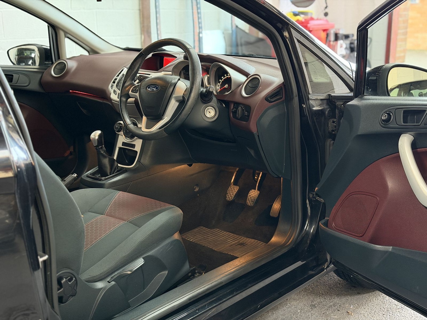 Used Ford Fiesta 2010 for sale - 76999740: Photo 7