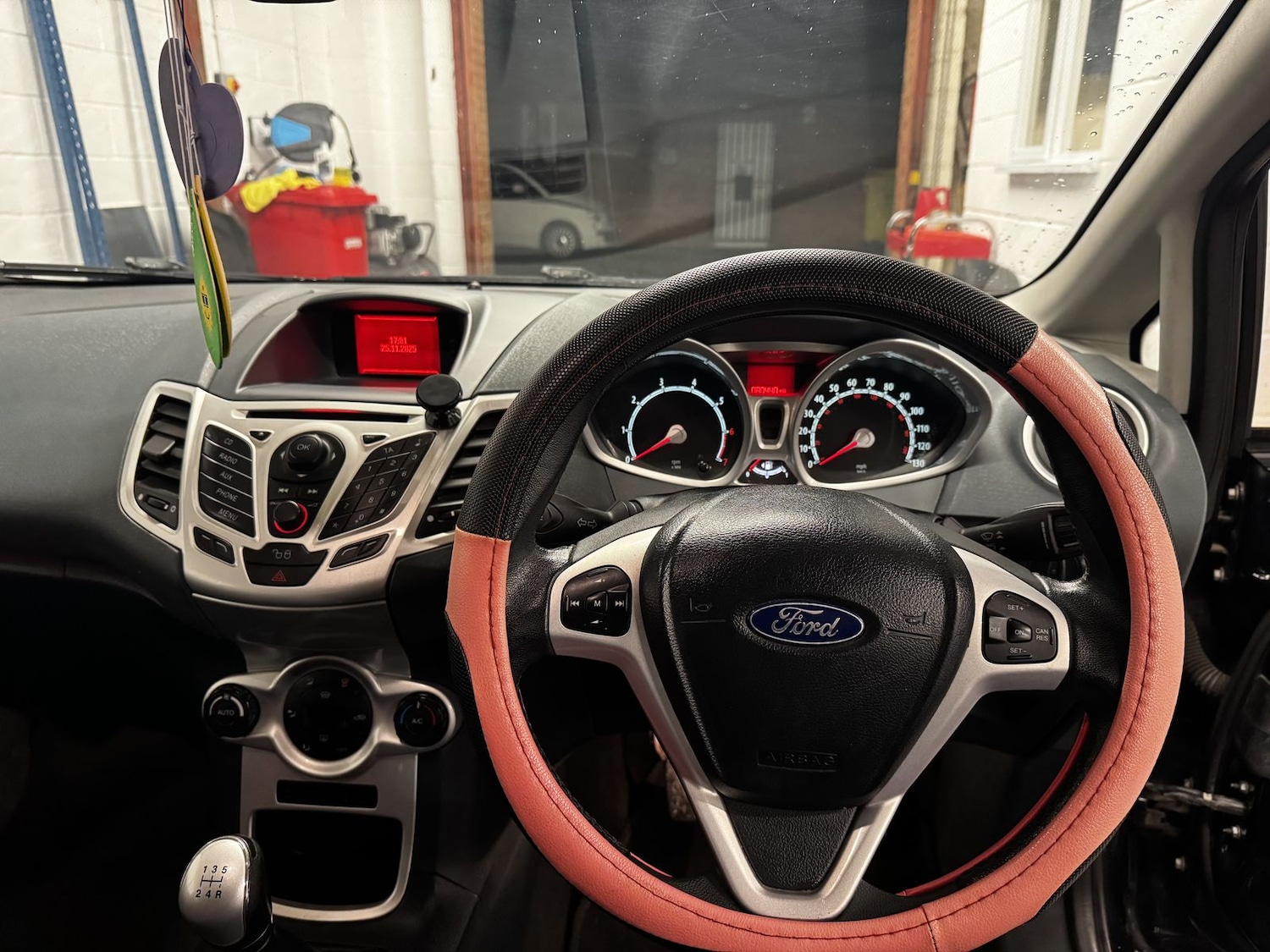 Used Ford Fiesta 2009 for sale - 76717521: Photo 9