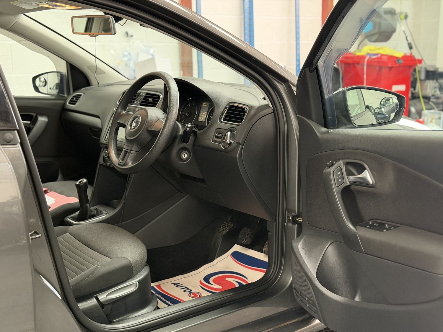 Used Volkswagen Polo 2010 for sale - 77995204: Photo 7