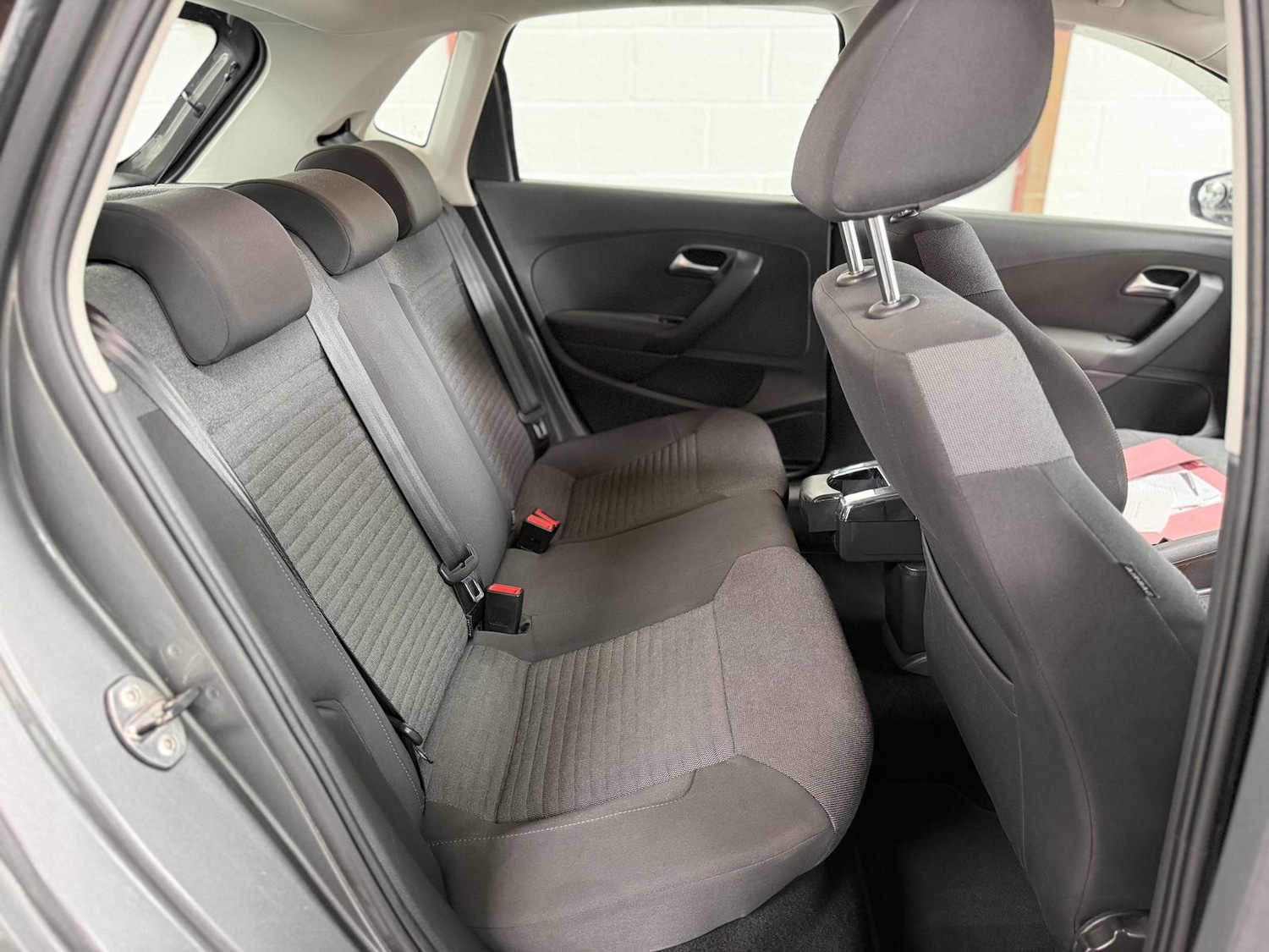 Used Volkswagen Polo 2010 for sale - 77995204: Photo 8