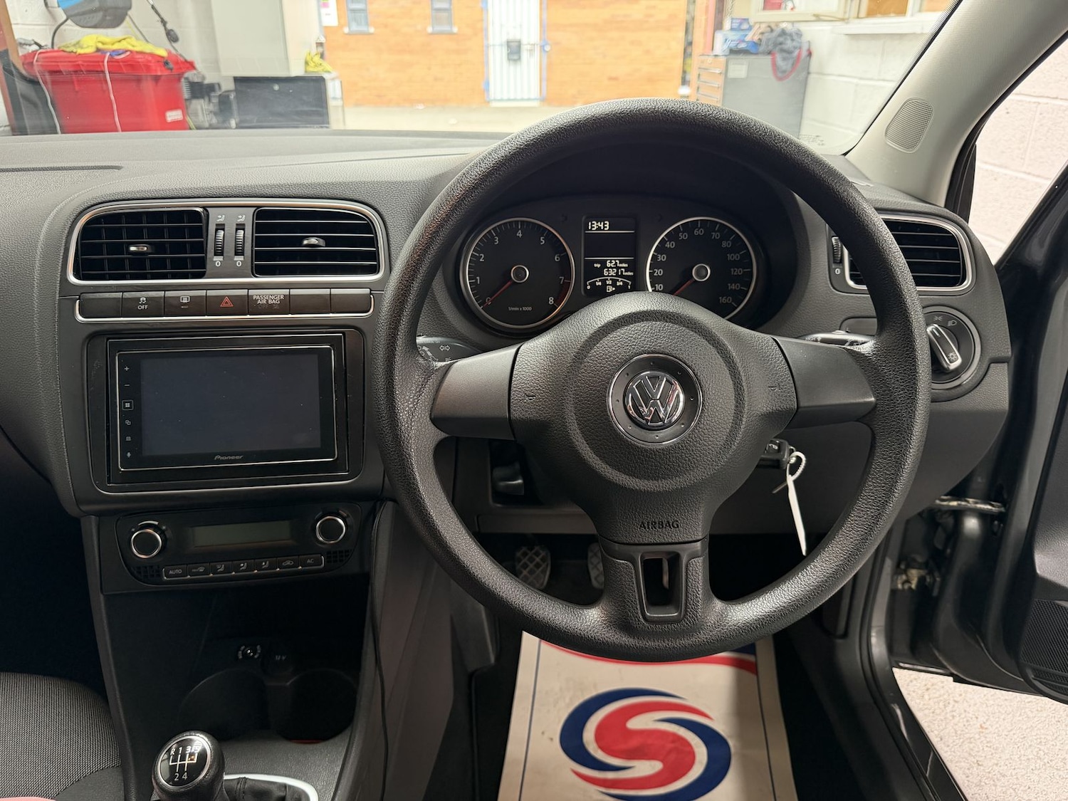 Used Volkswagen Polo 2010 for sale - 77995204: Photo 9