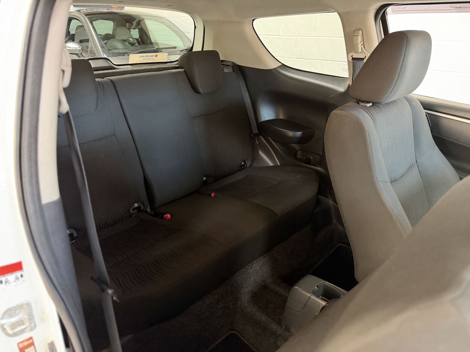 Used Suzuki Swift 2012 for sale - 77360669: Photo 5