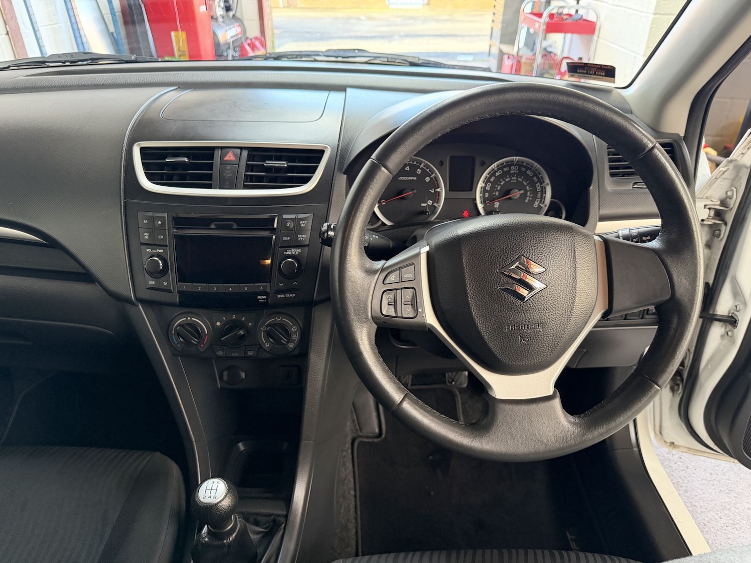 Used Suzuki Swift 2012 for sale - 77360669: Photo 6