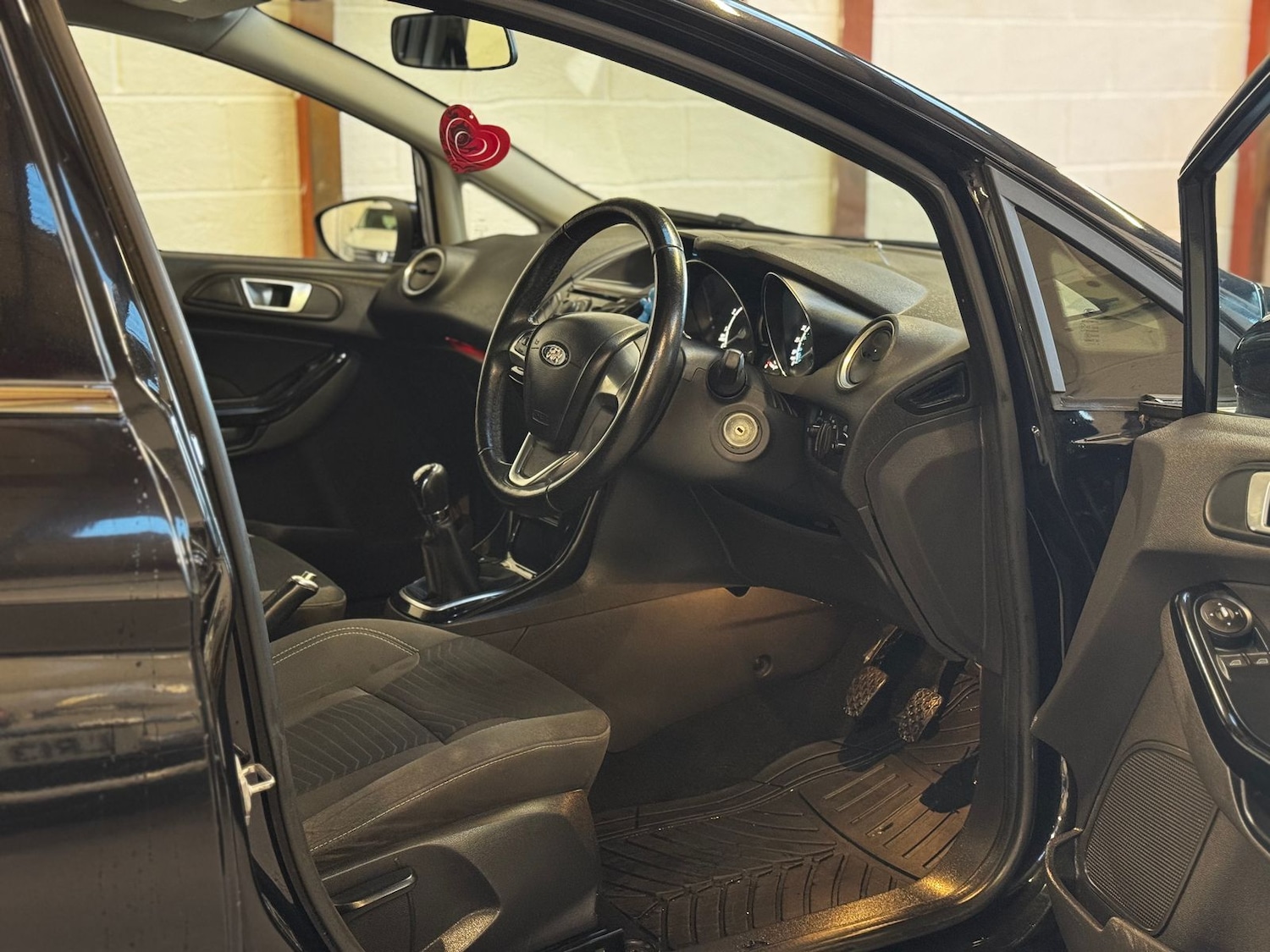 Used Ford Fiesta 2014 for sale - 76400595: Photo 7