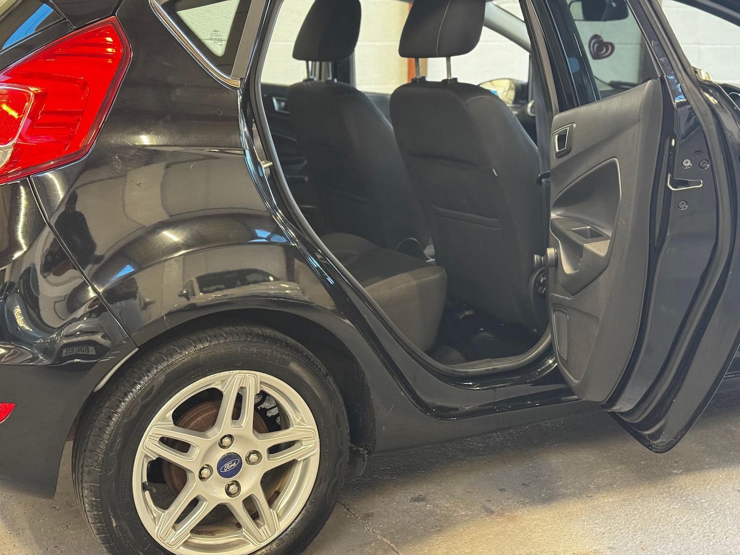 Used Ford Fiesta 2014 for sale - 76400595: Photo 8