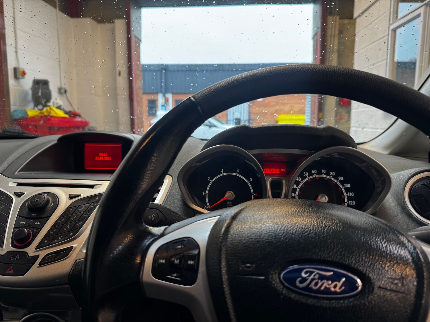 Used Ford Fiesta 2011 for sale - 76410437: Photo 9