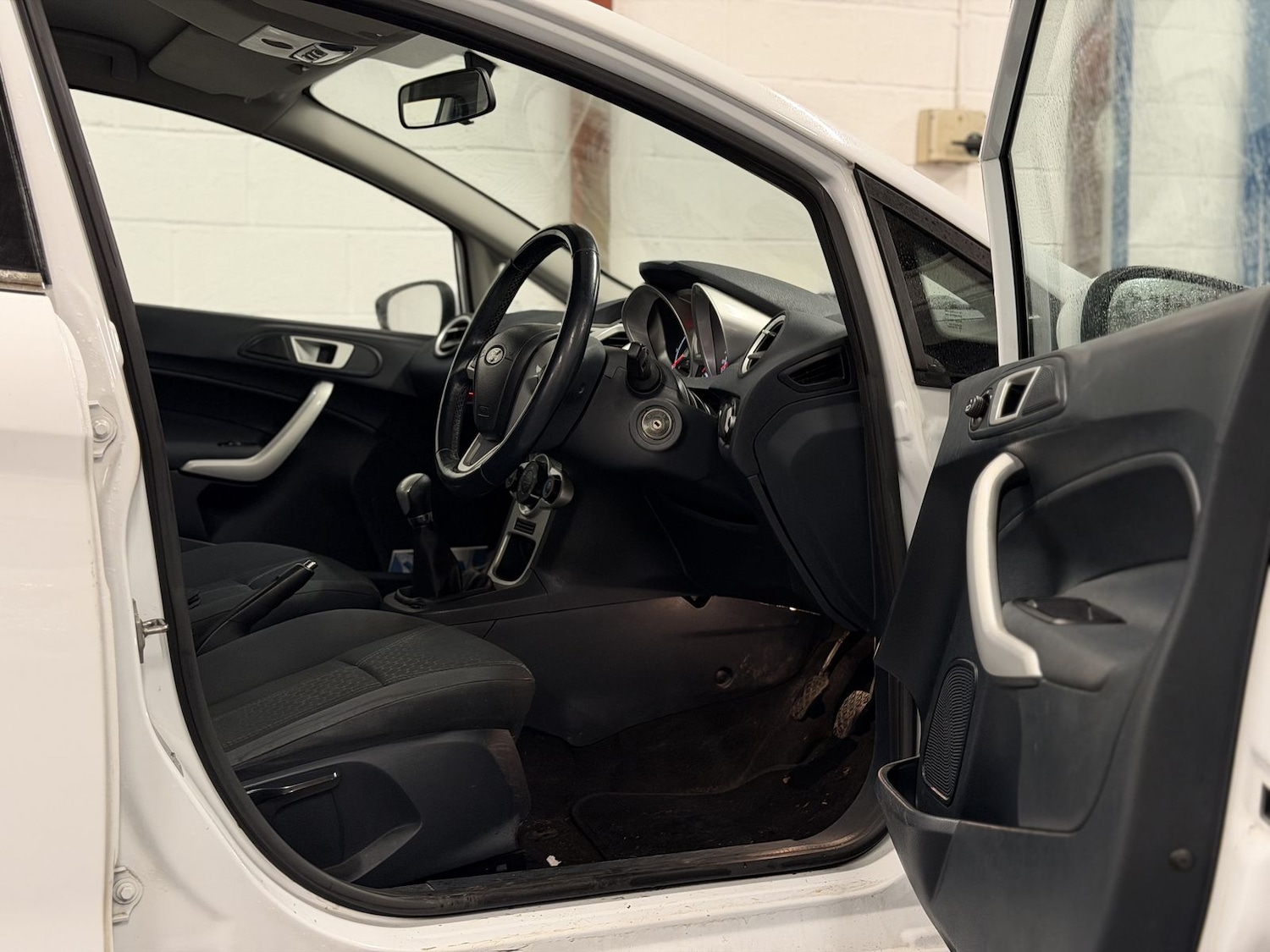 Used Ford Fiesta 2011 for sale - 77307793: Photo 4