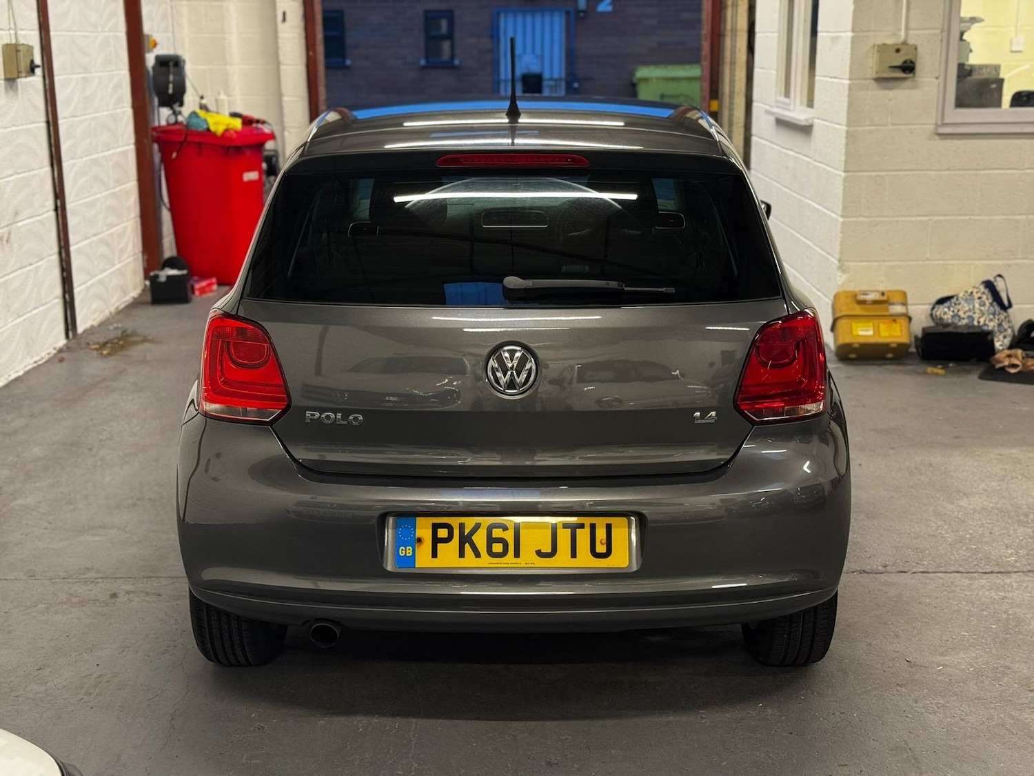 Used Volkswagen Polo 2011 for sale - 76523428: Photo 4