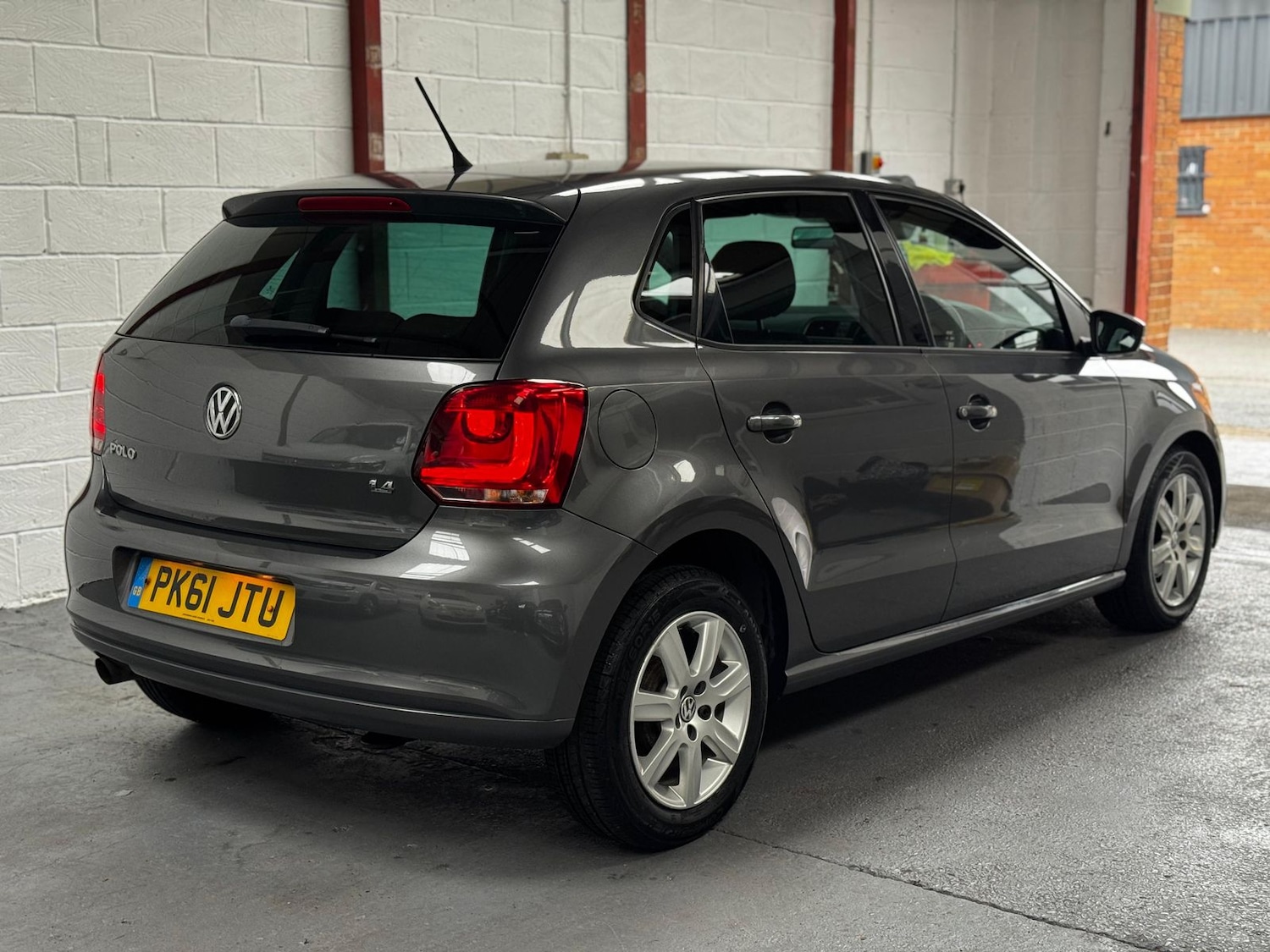 Used Volkswagen Polo 2011 for sale - 76523428: Photo 7