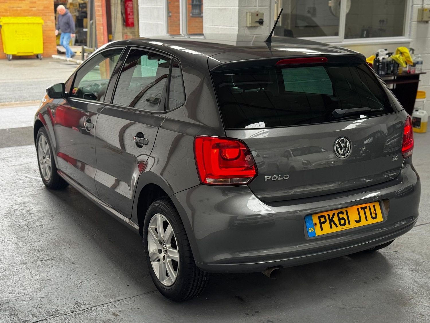 Used Volkswagen Polo 2011 for sale - 76523428: Photo 8