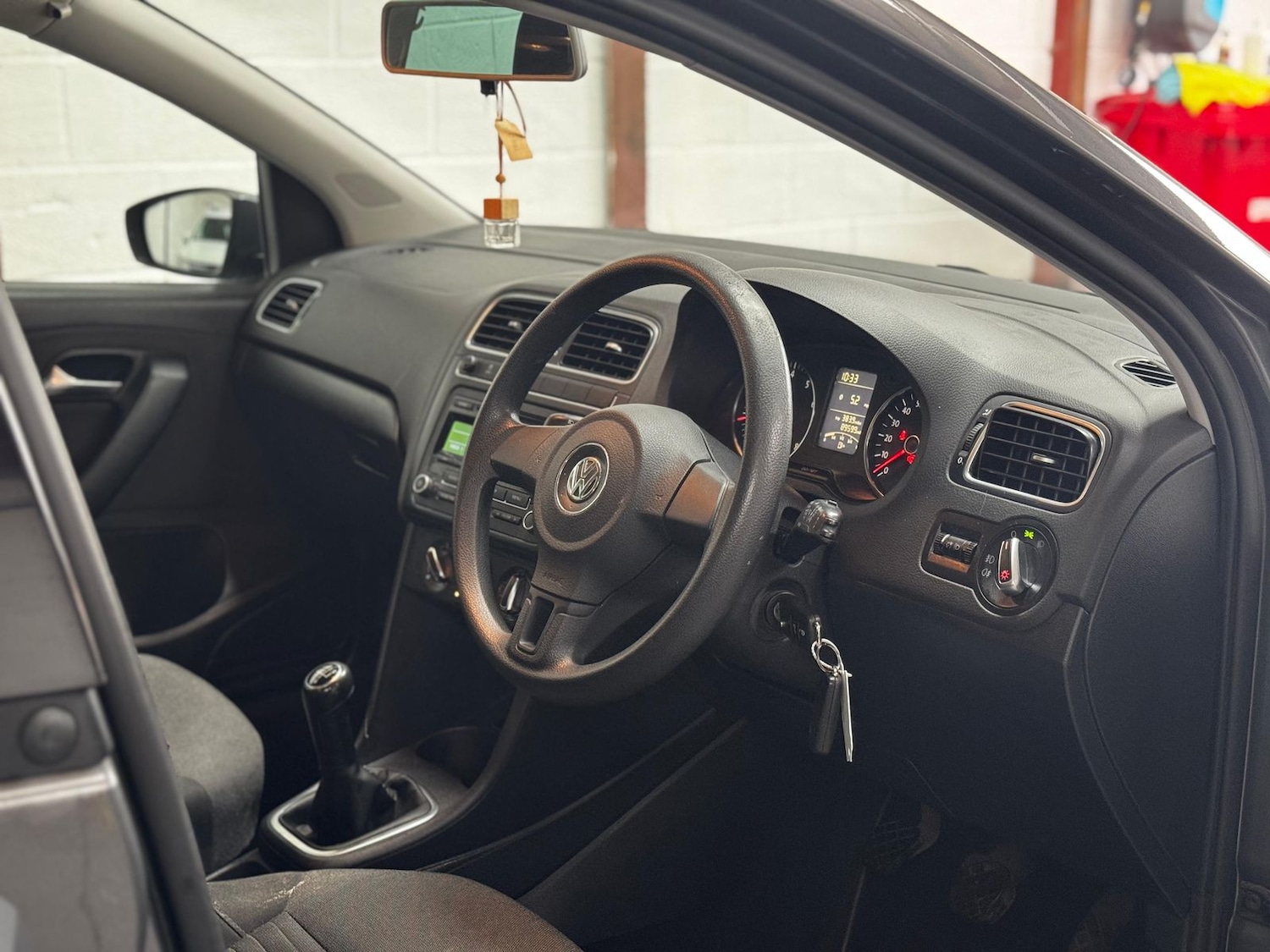 Used Volkswagen Polo 2011 for sale - 76523428: Photo 9