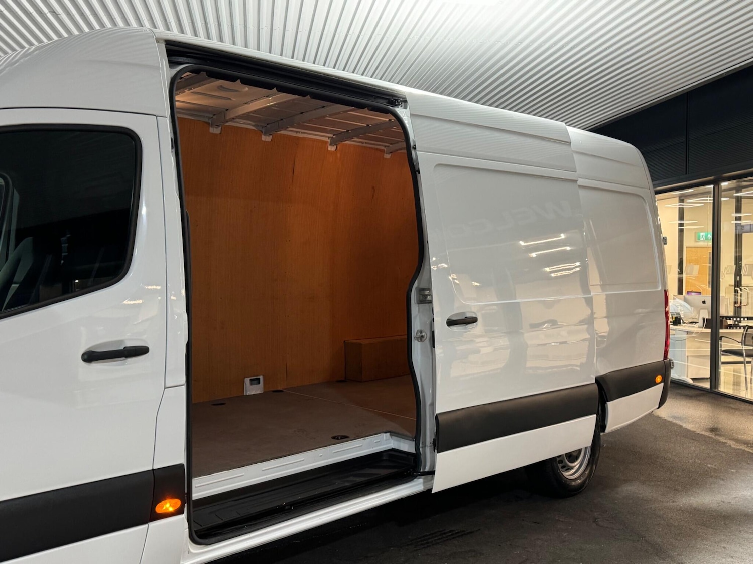 Used Mercedes-Benz Sprinter 2023 for sale - 76633122: Photo 17