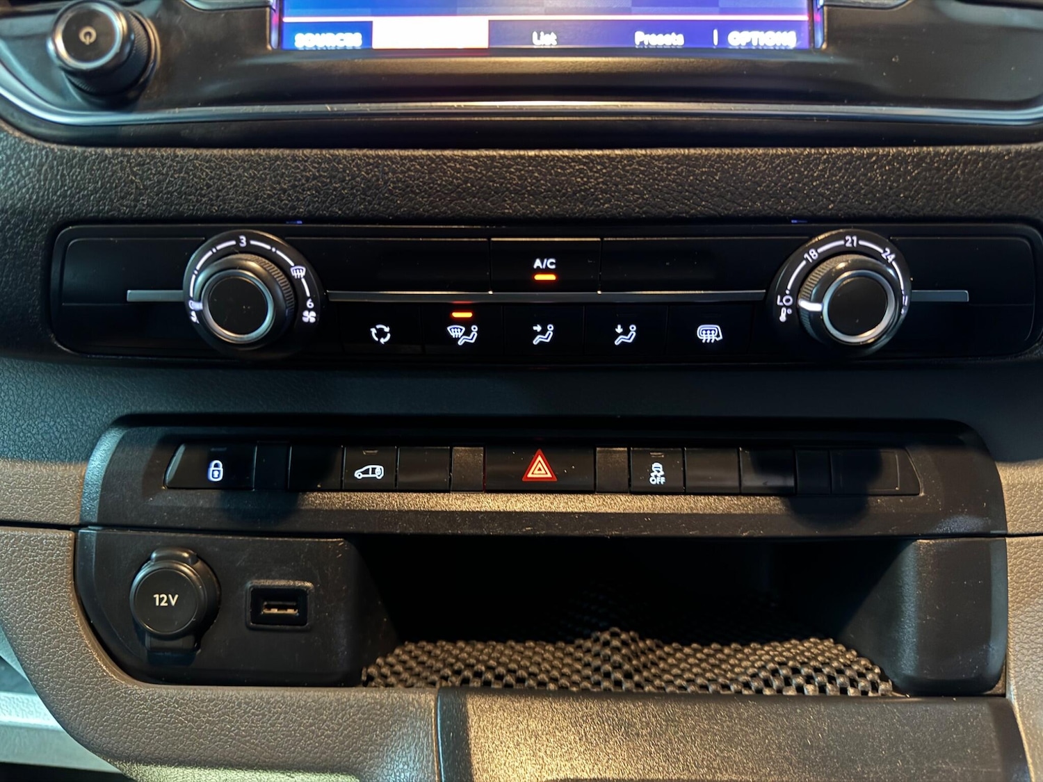 Used Citroen Dispatch 2017 for sale - 76592570: Photo 57