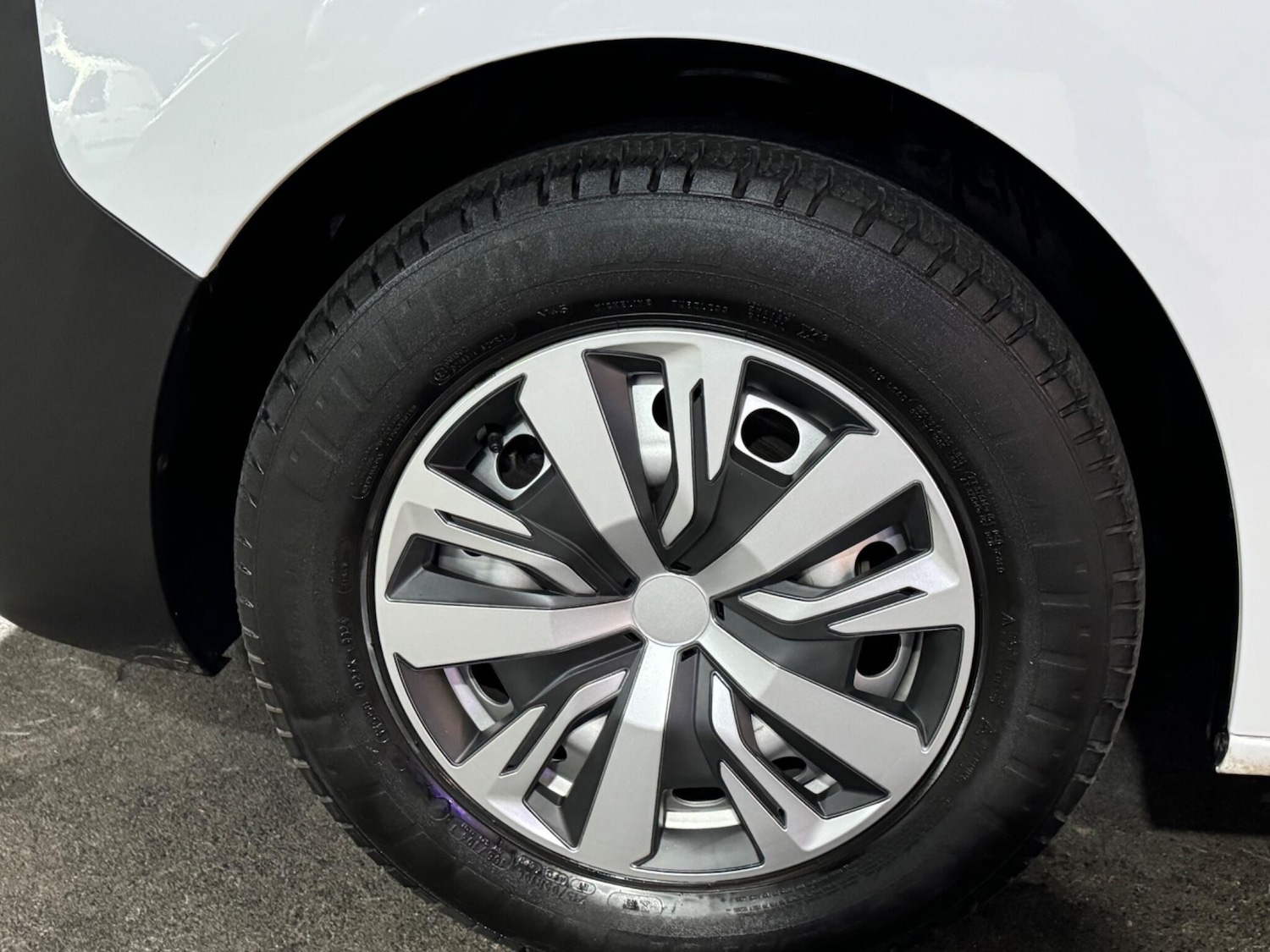 Used Citroen Dispatch 2024 for sale - 76714182: Photo 30