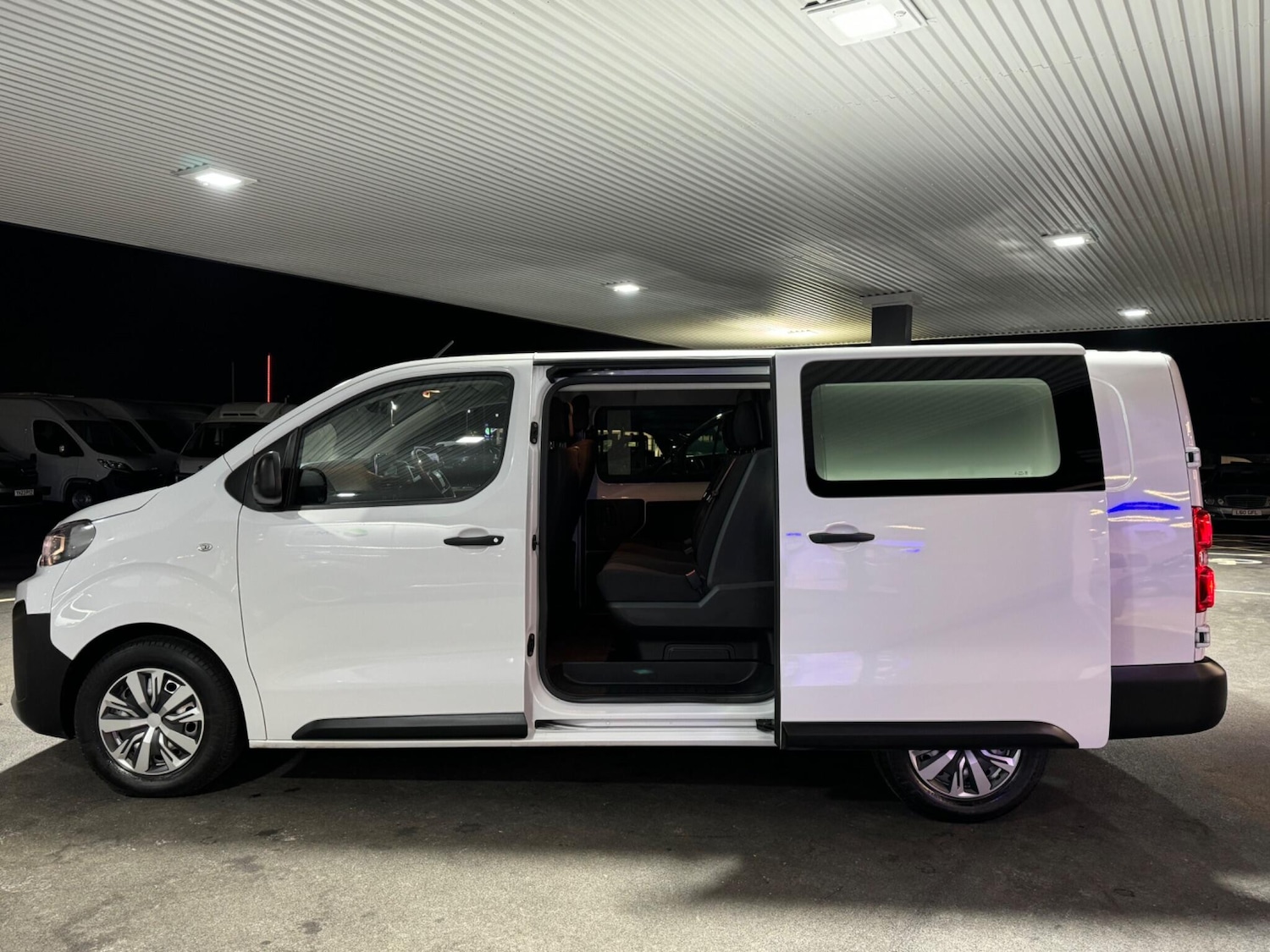 Used Citroen Dispatch 2024 for sale - 76714182: Photo 8