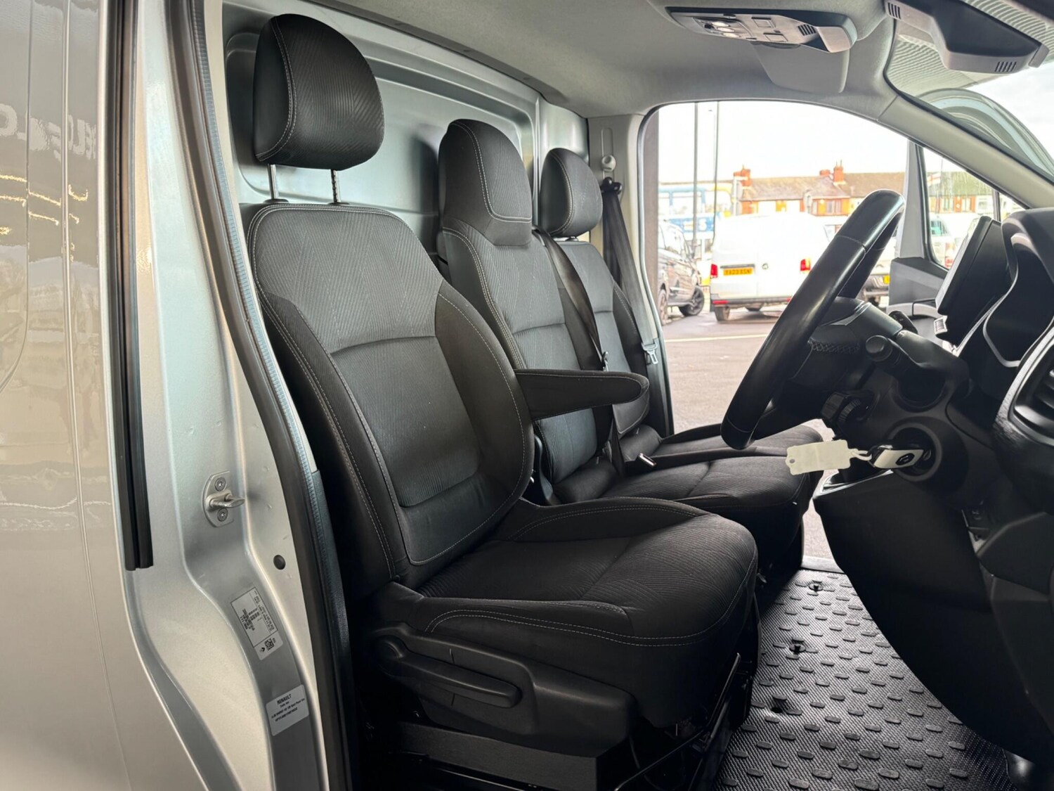 Used Renault Trafic 2023 for sale - 76619695: Photo 53