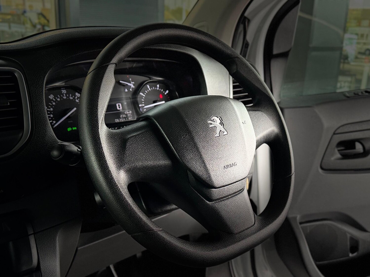 Used Peugeot Expert 2022 for sale - 76307074: Photo 41