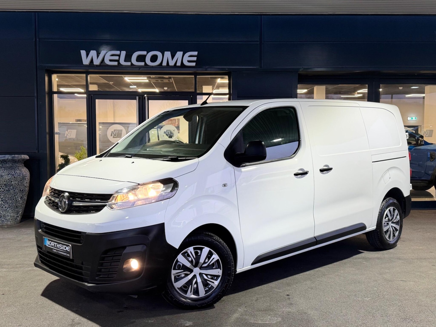 Used Vauxhall Vivaro for sale - 77753968: Photo 3