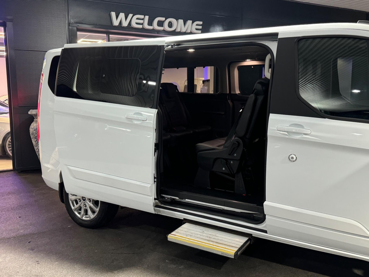 Used Ford Tourneo Custom 2023 for sale - 76572247: Photo 18