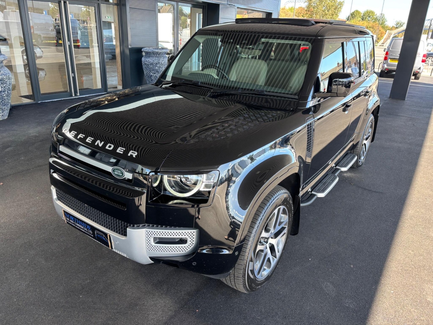 Used Land Rover Defender 110 2024 for sale - 76032346: Photo 10