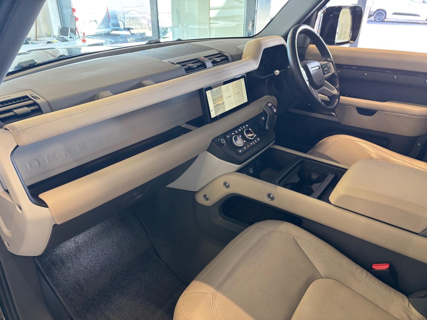 Used Land Rover Defender 110 2024 for sale - 76032346: Photo 16