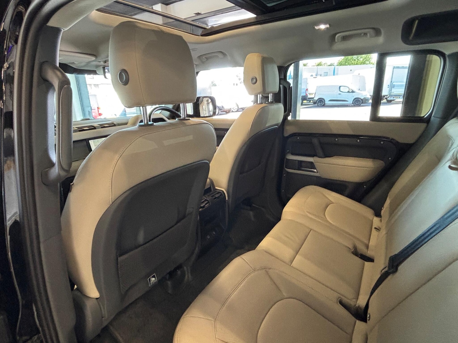 Used Land Rover Defender 110 2024 for sale - 76032346: Photo 20