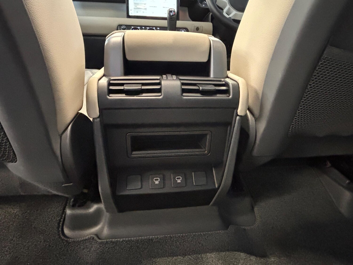 Used Land Rover Defender 110 2024 for sale - 76032346: Photo 25