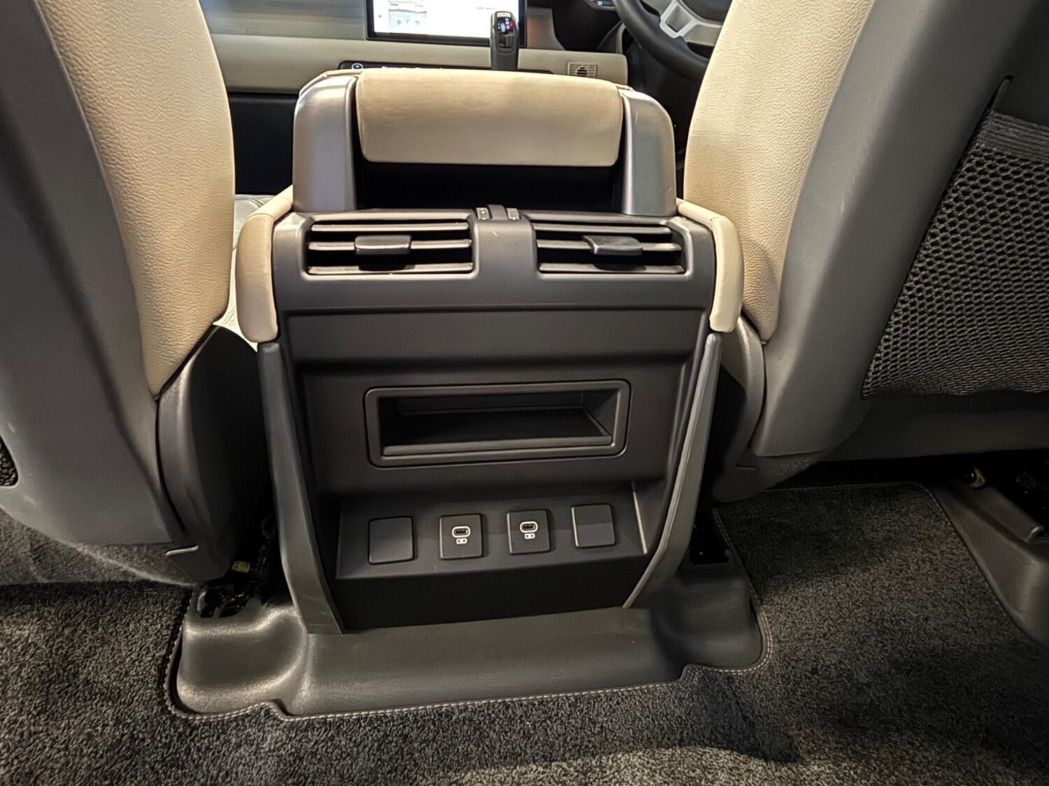 Used Land Rover Defender 110 2024 for sale - 76032346: Photo 26