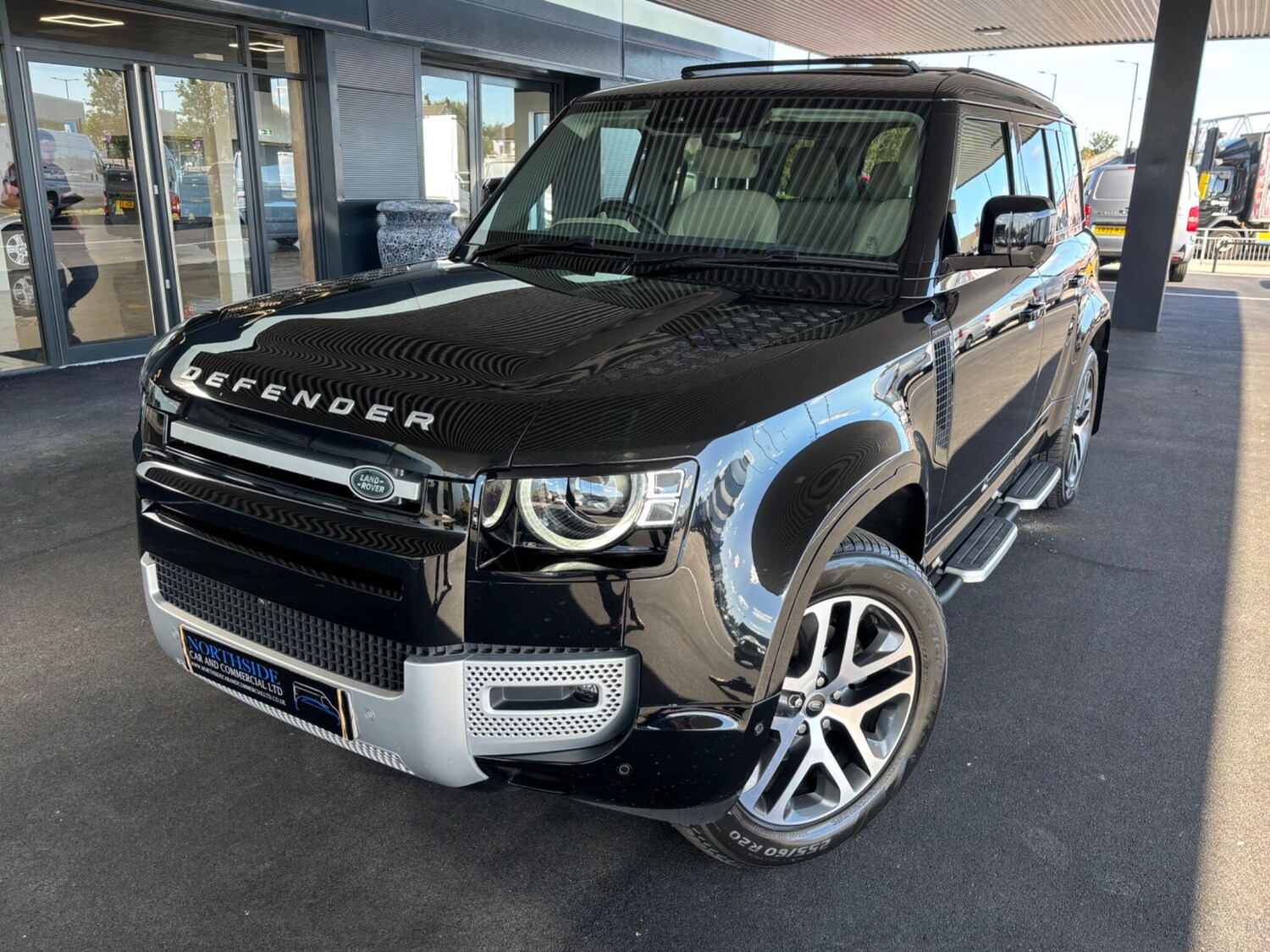 Used Land Rover Defender 110 2024 for sale - 76032346: Photo 4