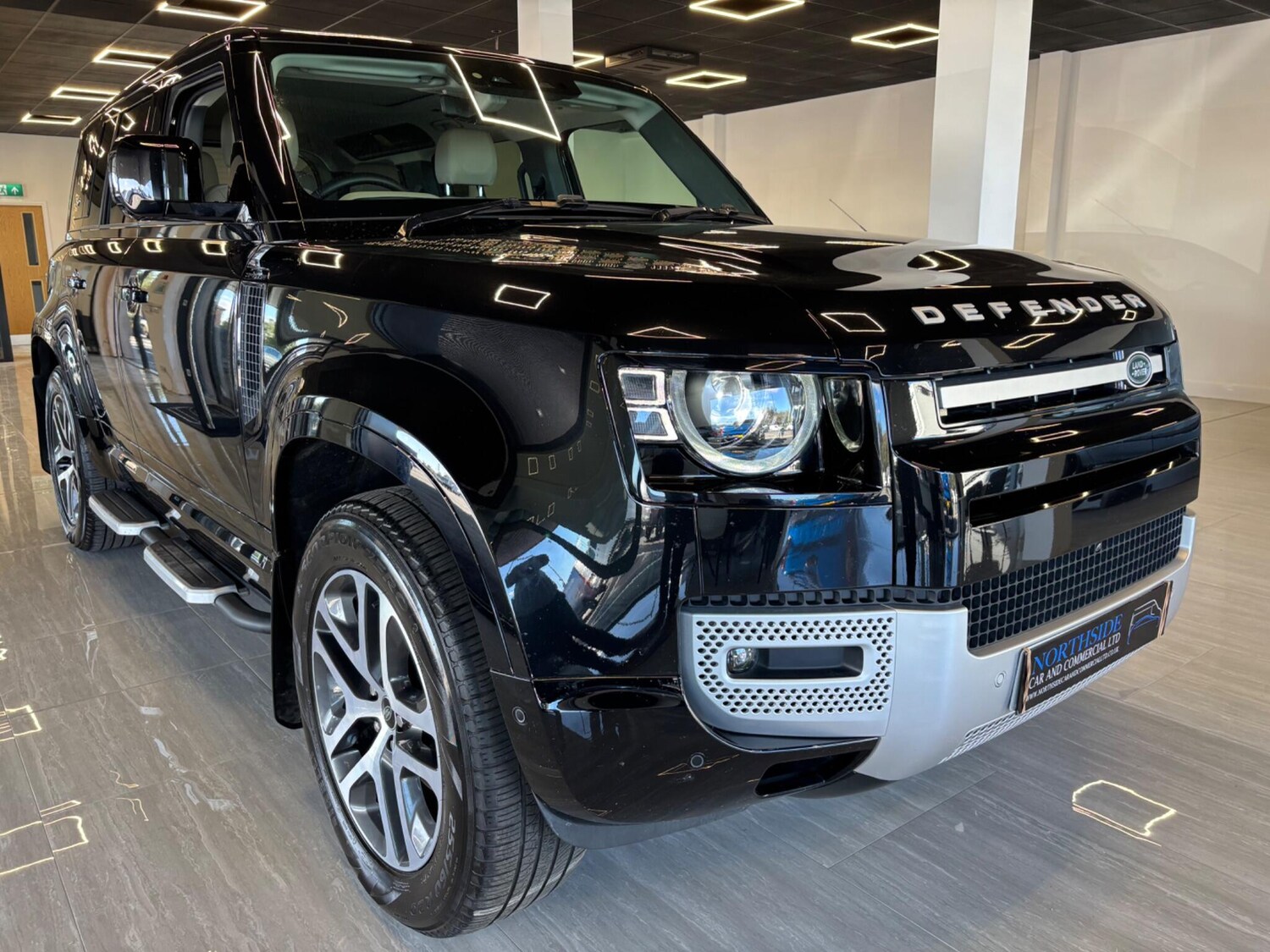 Used Land Rover Defender 110 2024 for sale - 76032346: Photo 7
