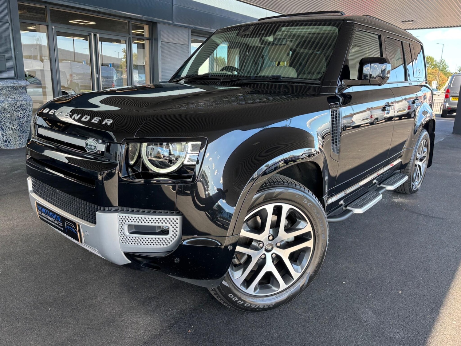Used Land Rover Defender 110 2024 for sale - 76032346: Photo 9
