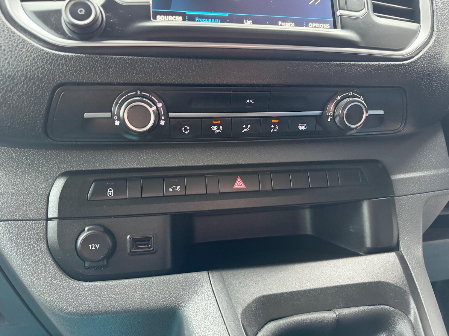 Used Peugeot Expert 2022 for sale - 77120829: Photo 47