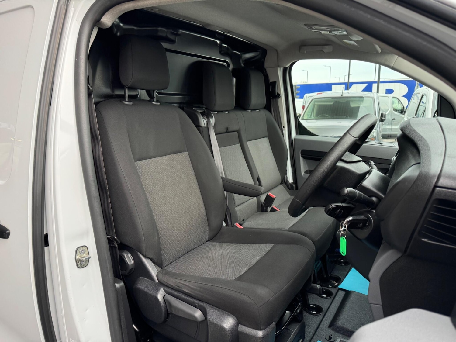 Used Peugeot Expert 2022 for sale - 77120829: Photo 51