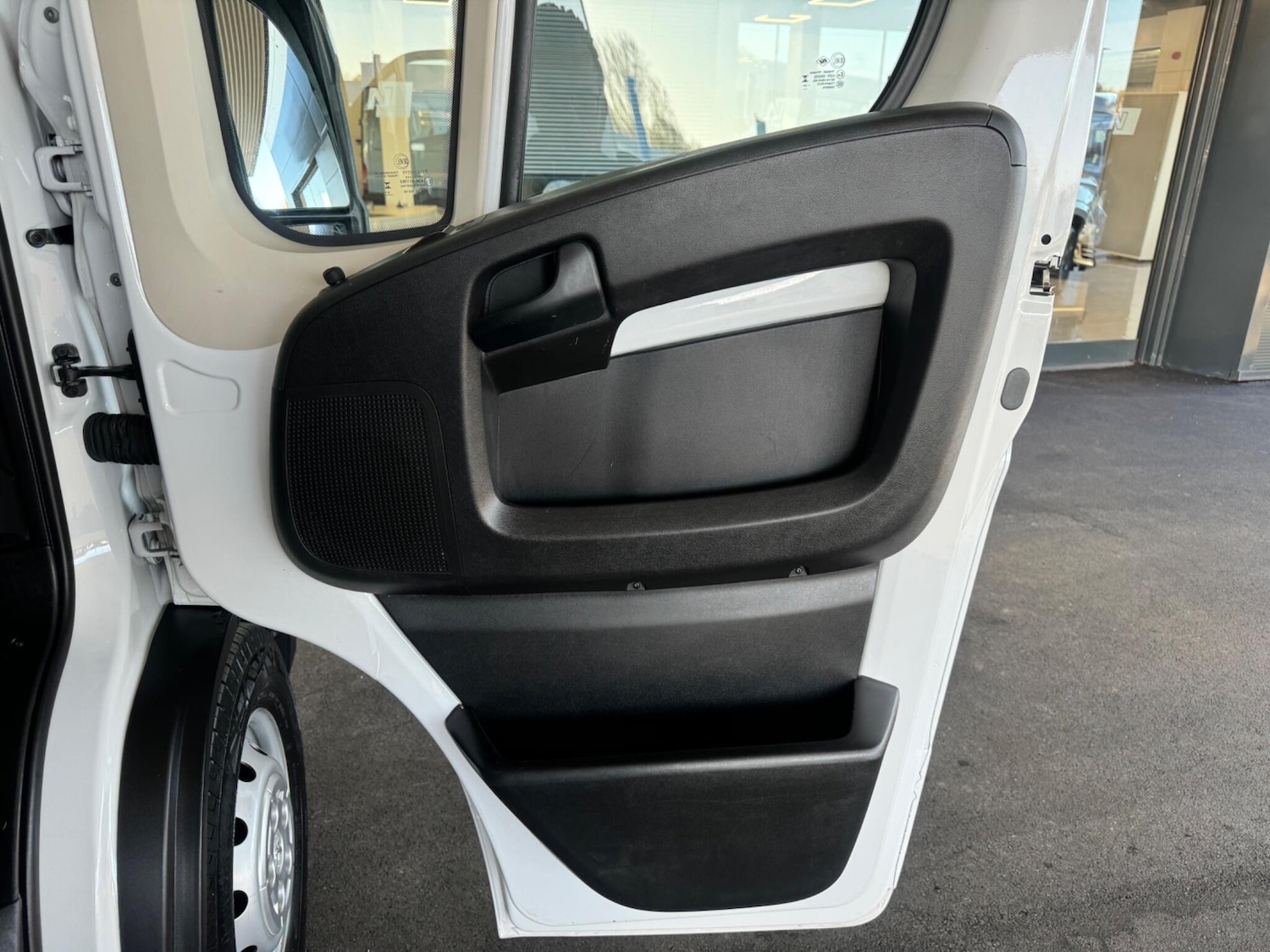 Used Peugeot Boxer 2023 for sale - 76780751: Photo 33