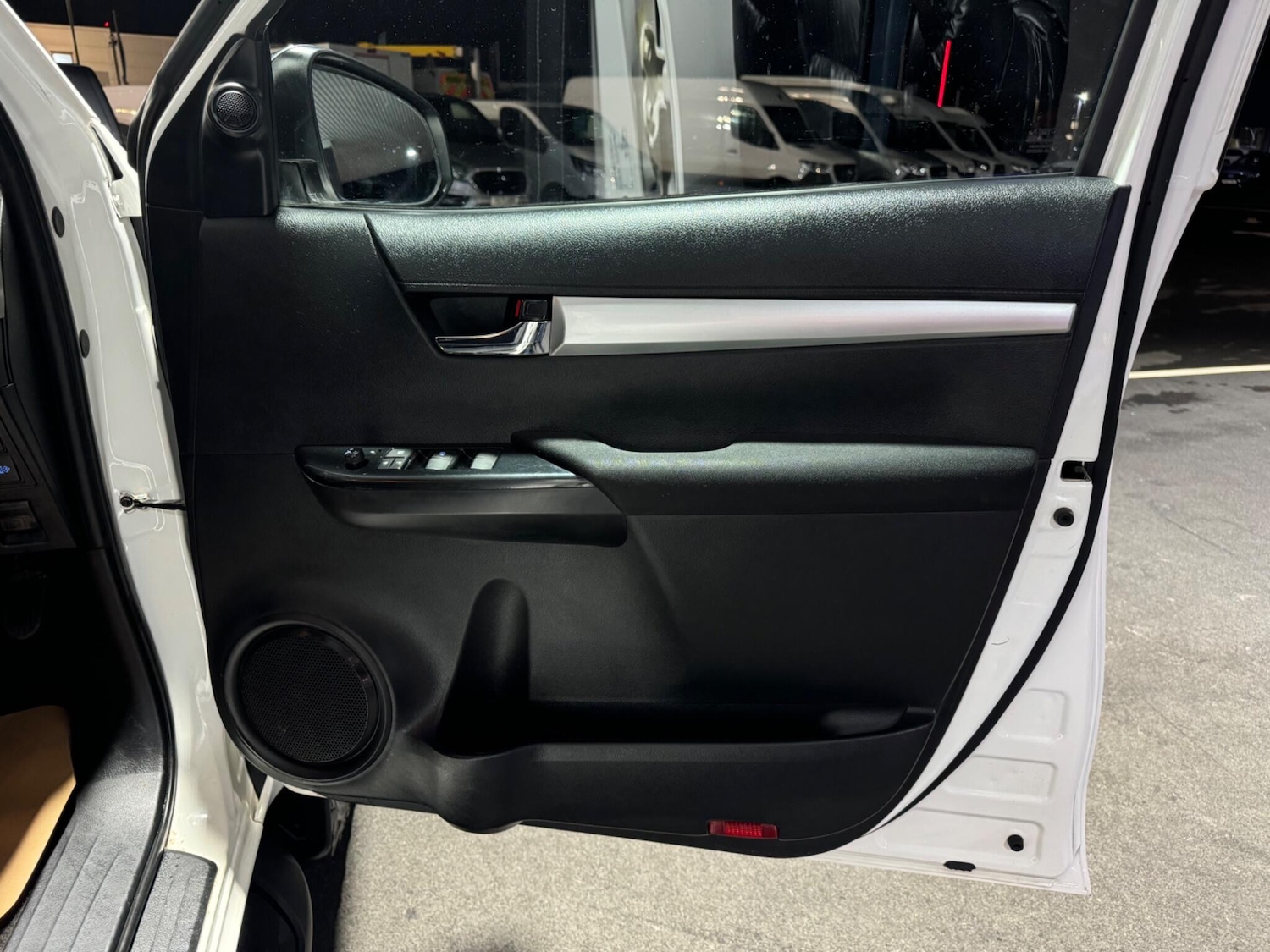 Used Toyota Hilux 2021 for sale - 76645740: Photo 35