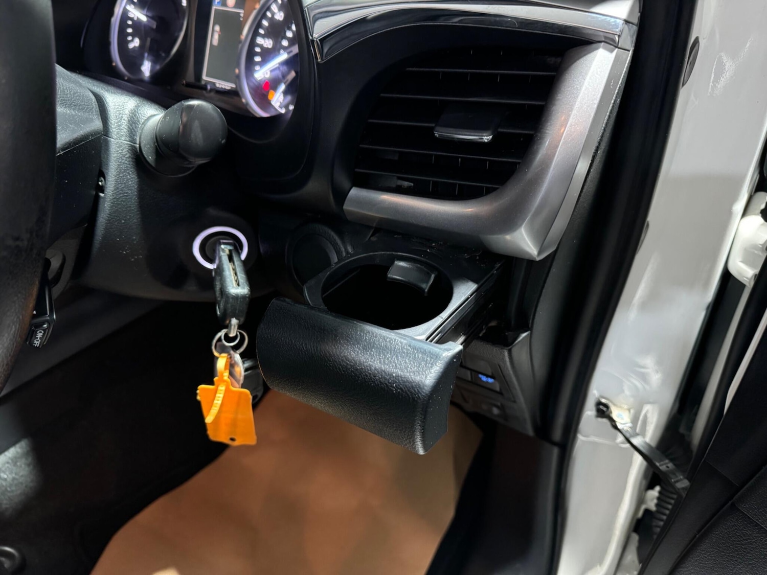 Used Toyota Hilux 2021 for sale - 76645740: Photo 42