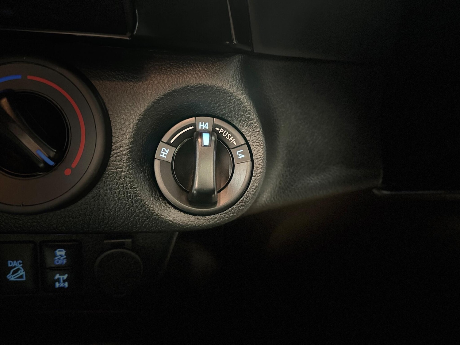 Used Toyota Hilux 2021 for sale - 76645740: Photo 52