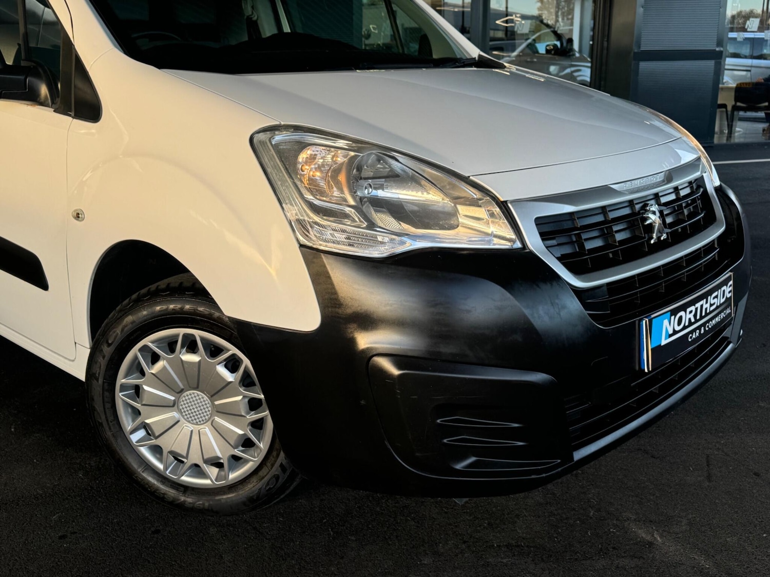 Used Peugeot Partner 2015 for sale - 76688683: Photo 13