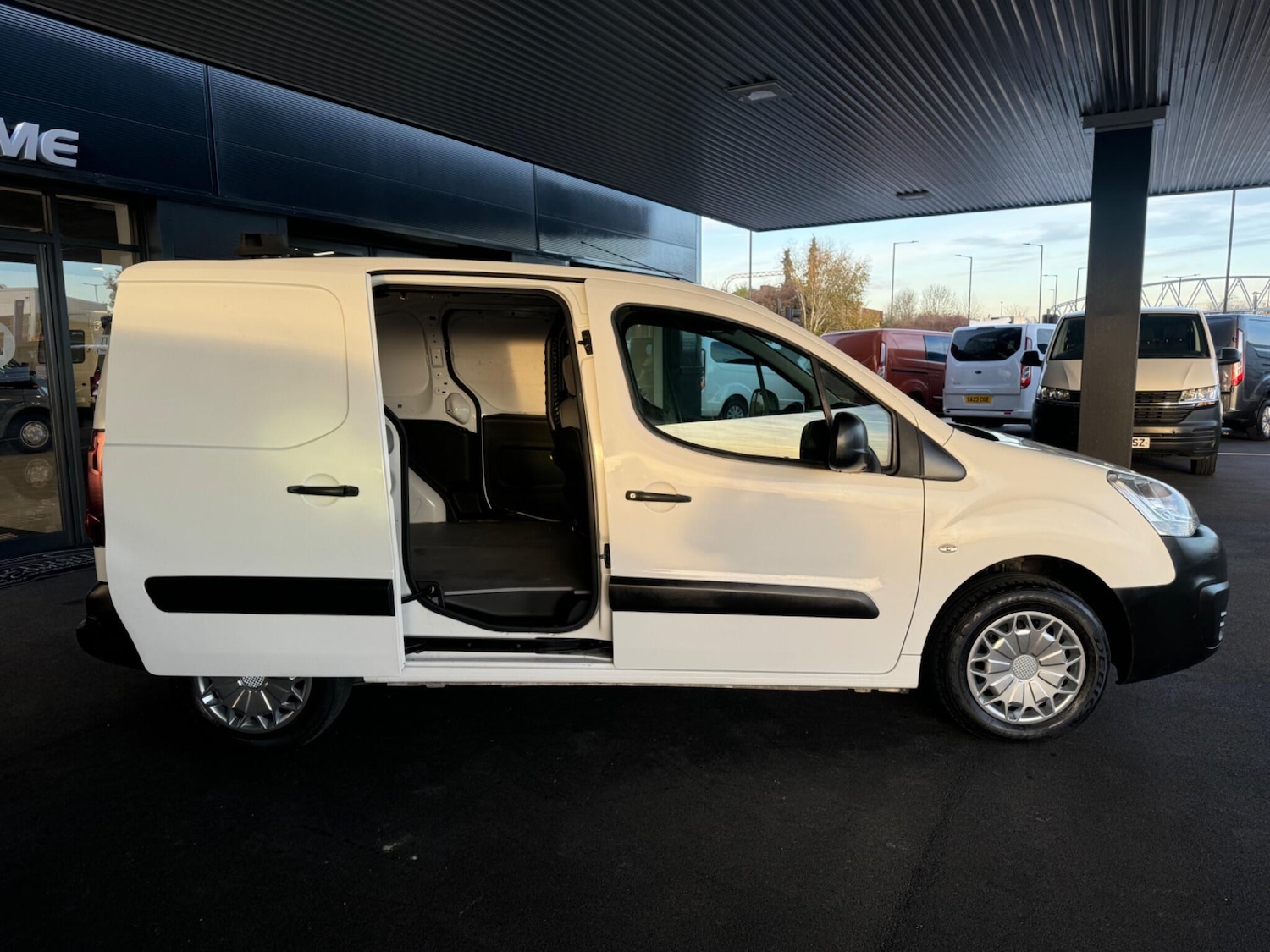 Used Peugeot Partner 2015 for sale - 76688683: Photo 14