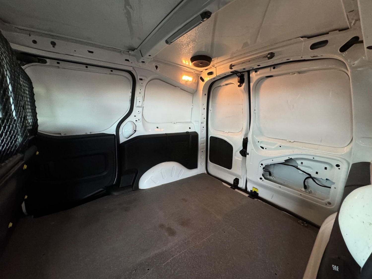 Used Peugeot Partner 2015 for sale - 76688683: Photo 18