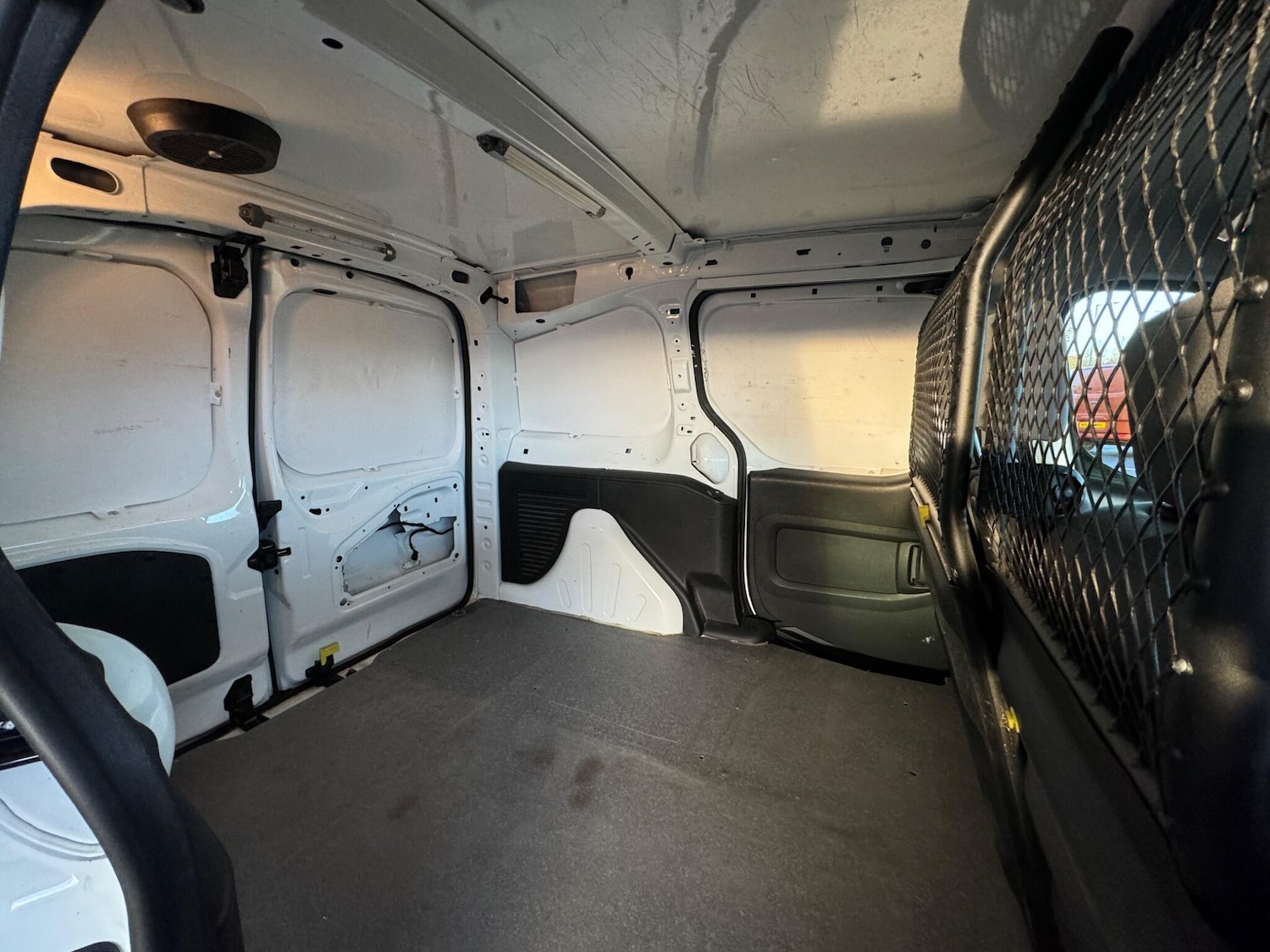 Used Peugeot Partner 2015 for sale - 76688683: Photo 19