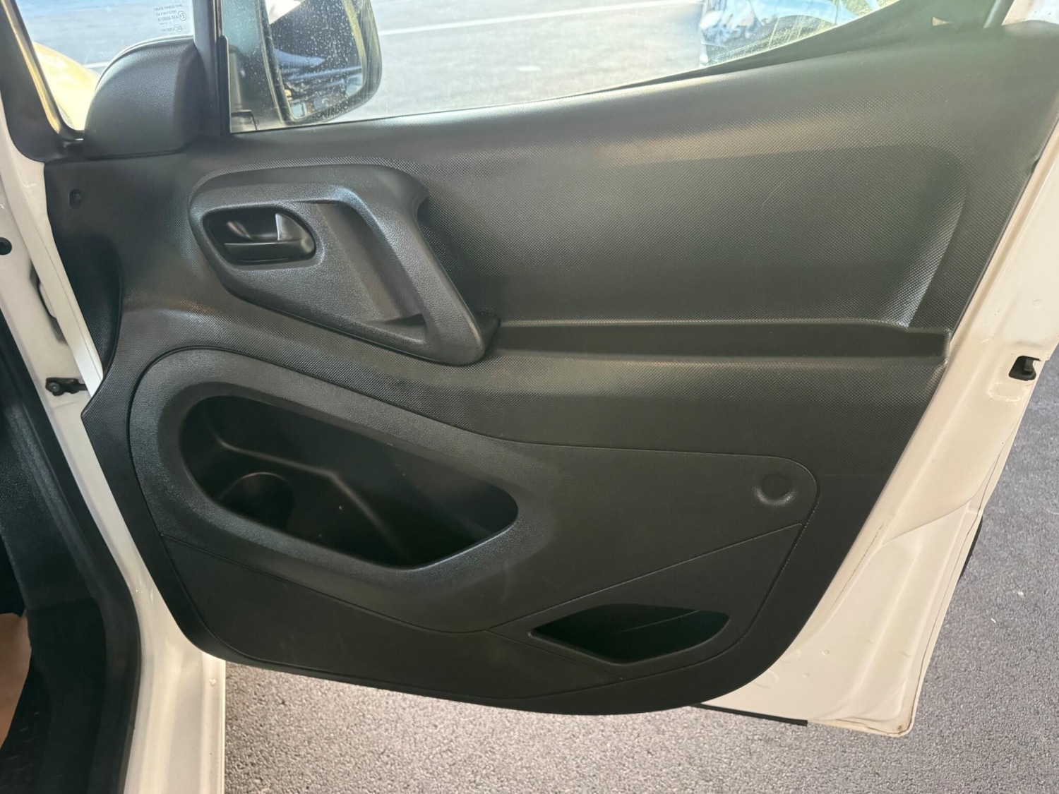 Used Peugeot Partner 2015 for sale - 76688683: Photo 27