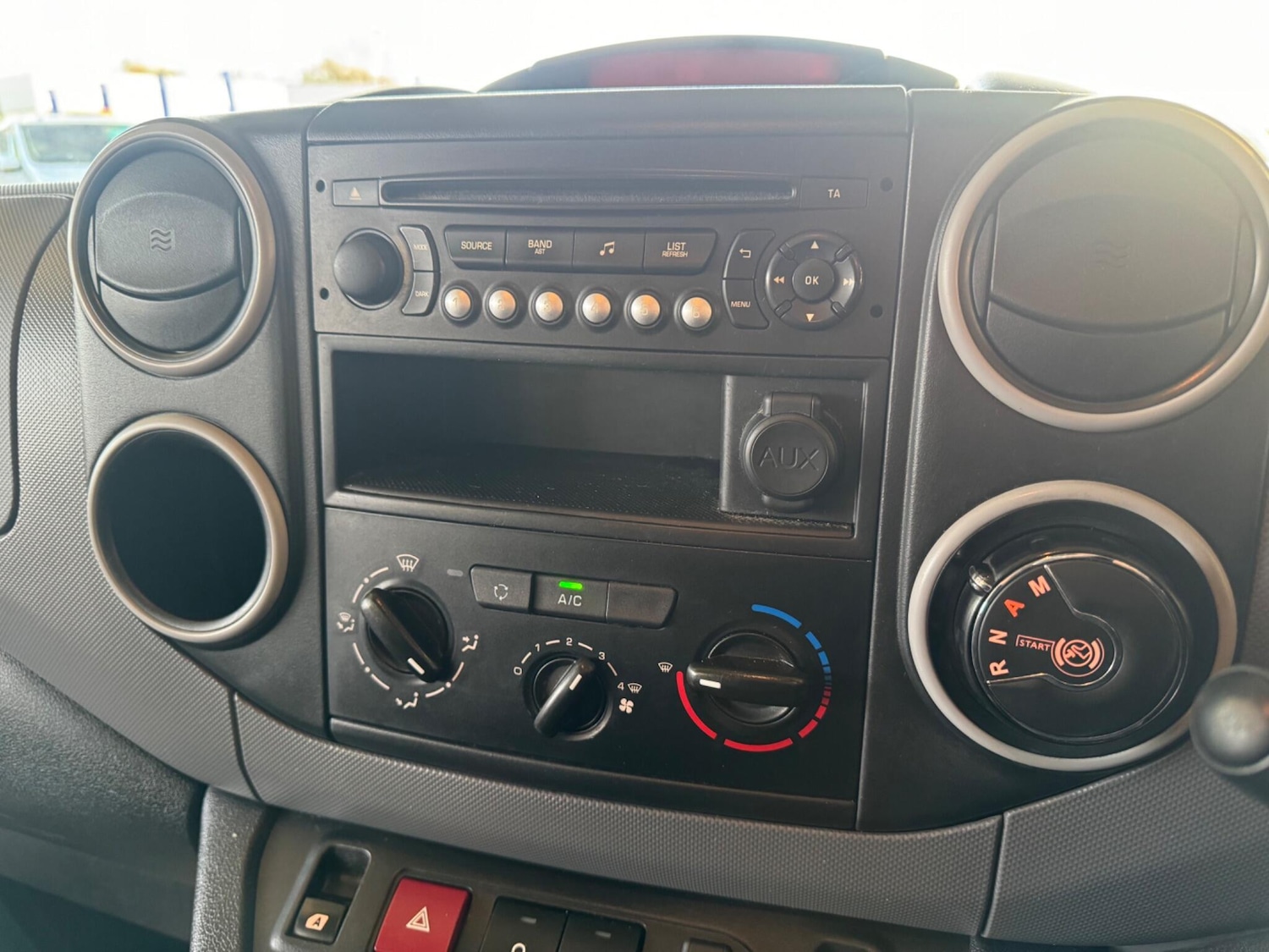 Used Peugeot Partner 2015 for sale - 76688683: Photo 36