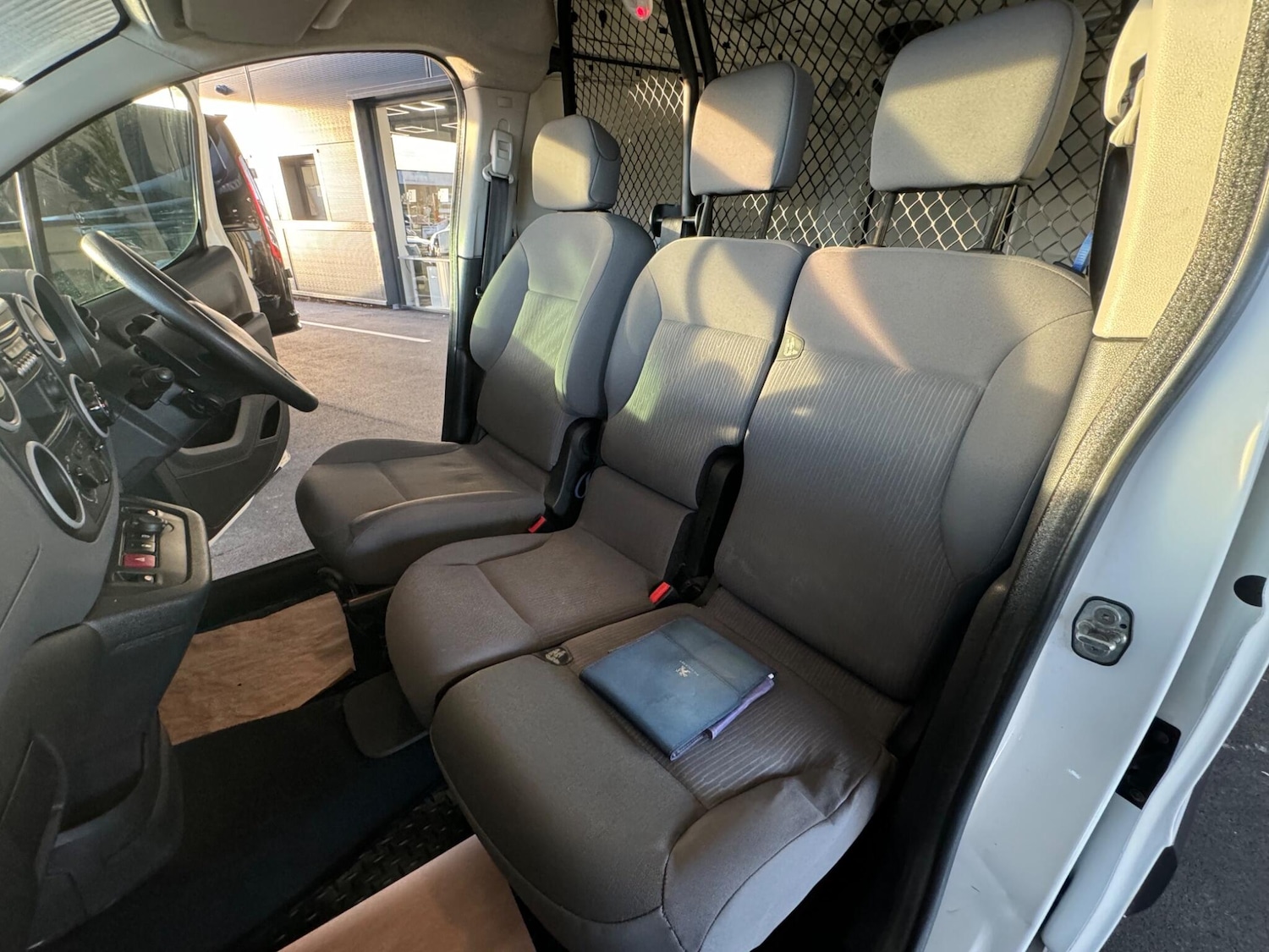 Used Peugeot Partner 2015 for sale - 76688683: Photo 44