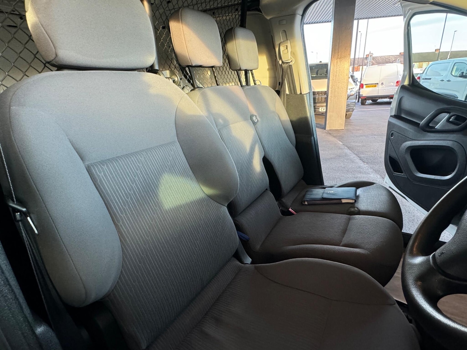 Used Peugeot Partner 2015 for sale - 76688683: Photo 46